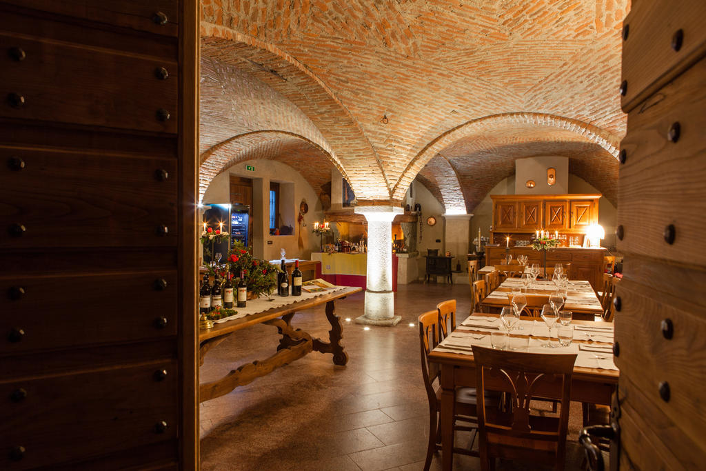 A' La Table Du Sommelier Chambres D Hotes & Restaurant Saint-Vincent Exterior photo
