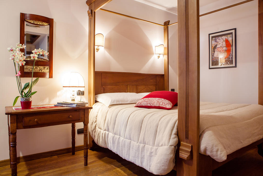 A' La Table Du Sommelier Chambres D Hotes & Restaurant Saint-Vincent Room photo