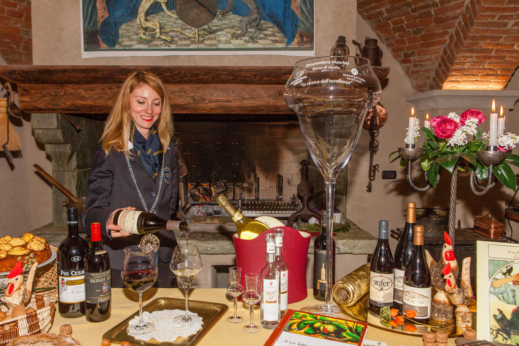 A' La Table Du Sommelier Chambres D Hotes & Restaurant Saint-Vincent Exterior photo